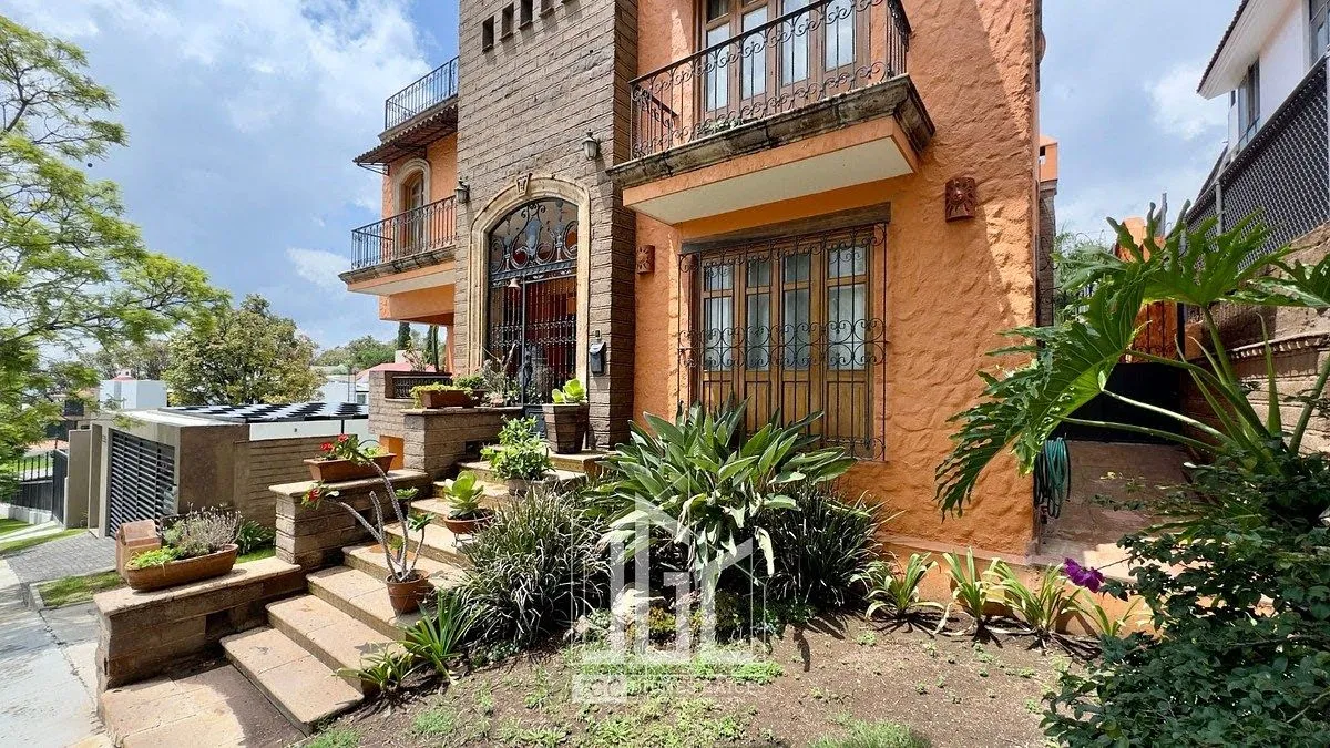 Foto 2 de CASA EN RENTA EN EL PALOMAR - PASEO DE LAS CUMBRES