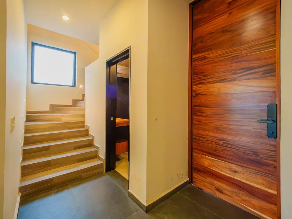 Foto 4 de CASA REMODELADA EN BOSQUES VALLARTA - AMPLIOS ESPACIOS