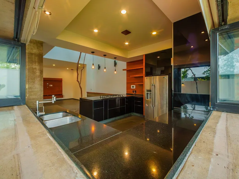 Foto 6 de CASA REMODELADA EN BOSQUES VALLARTA - AMPLIOS ESPACIOS