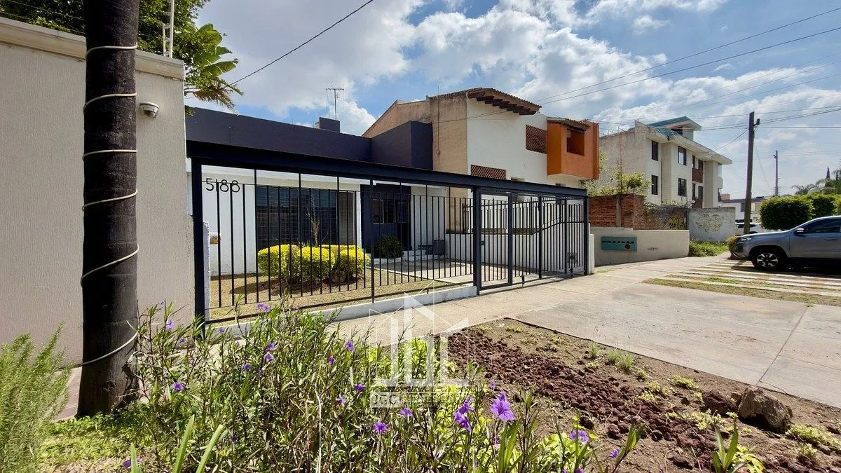 Foto 5 de CASA EN VENTA EN JARDINES DE GUADALUPE - ZAPOPAN