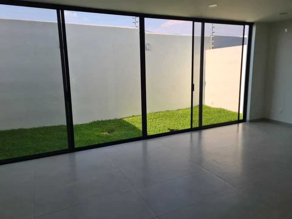 Foto 2 de Casa en venta en Avenida Paseo del Anochecer, solares, Zapopan