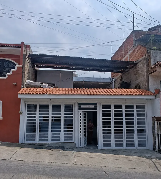 Casa en Venta en Oblatos - Hacienda Santiago 3709