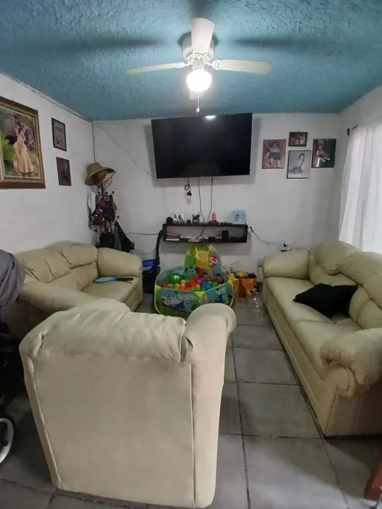 Foto 2 de Casa en Venta en Oblatos - Hacienda Santiago 3709