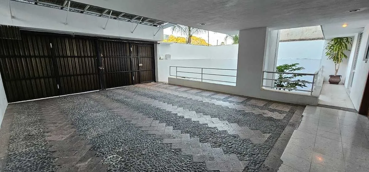 Foto 5 de CASA RENTA EN AV AMERICAS CON USO MIXTO