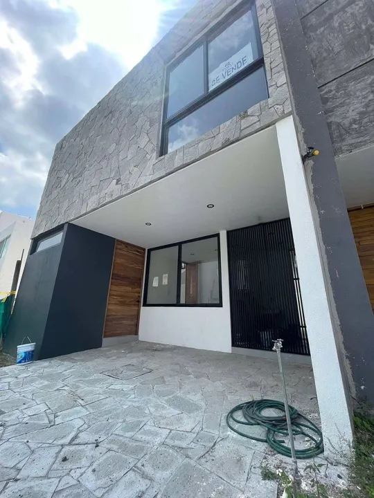 Casa Nueva de Lujo en Fracc. Bosques Cedros, Tlajomulco, por Tec de Mty