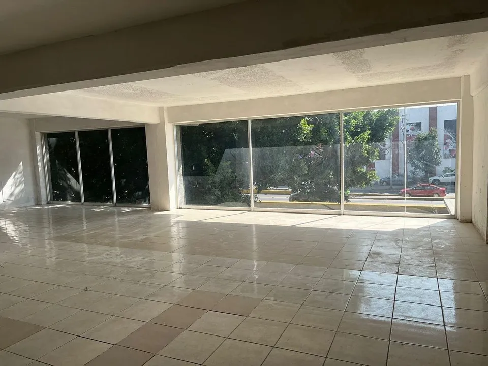 Foto 5 de RENTA OFICINA/LOCAL EN ZONA LOPEZ MATEOS SUR