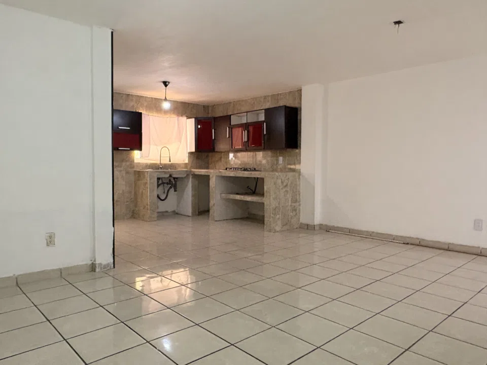 Foto 3 de Casa en Venta Remodelada en Basilio Badillo, Tonalá