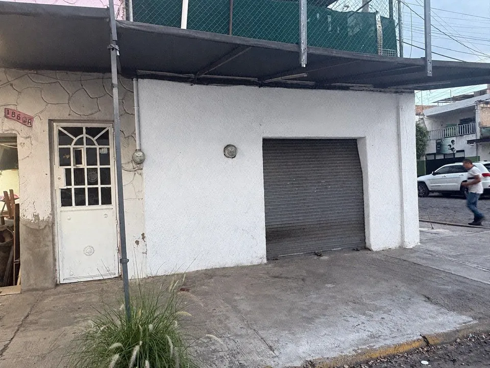 Foto 2 de LOCAL COMERCIAL EN RENTA  $6,000 (OBLATOS PTE) GUADALAJARA