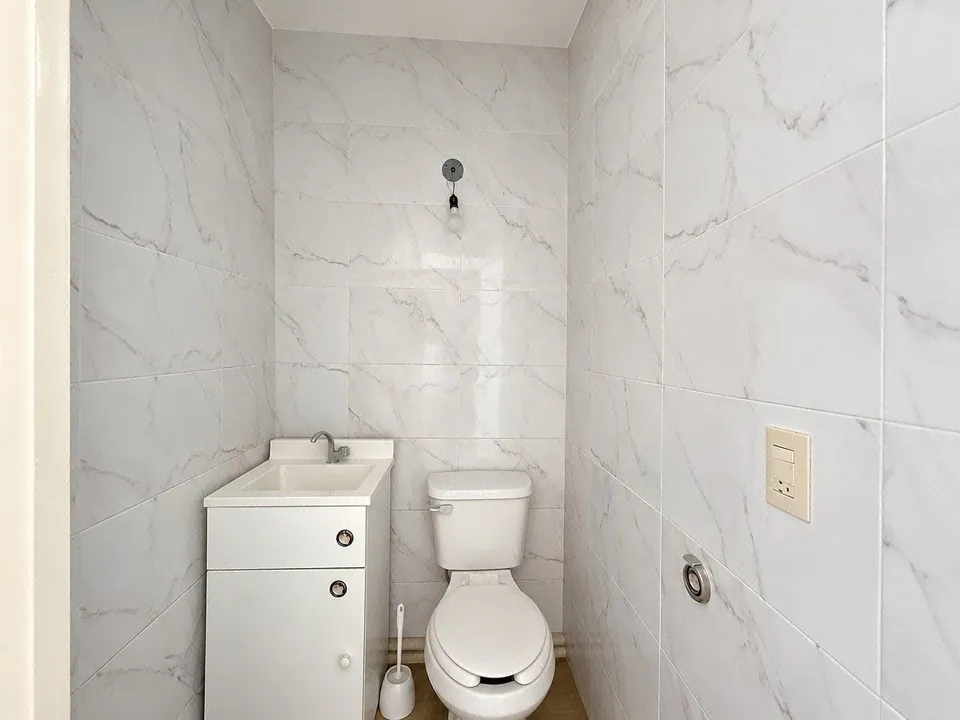 Foto 4 de LOCAL COMERCIAL EN RENTA  $6,000 (OBLATOS PTE) GUADALAJARA