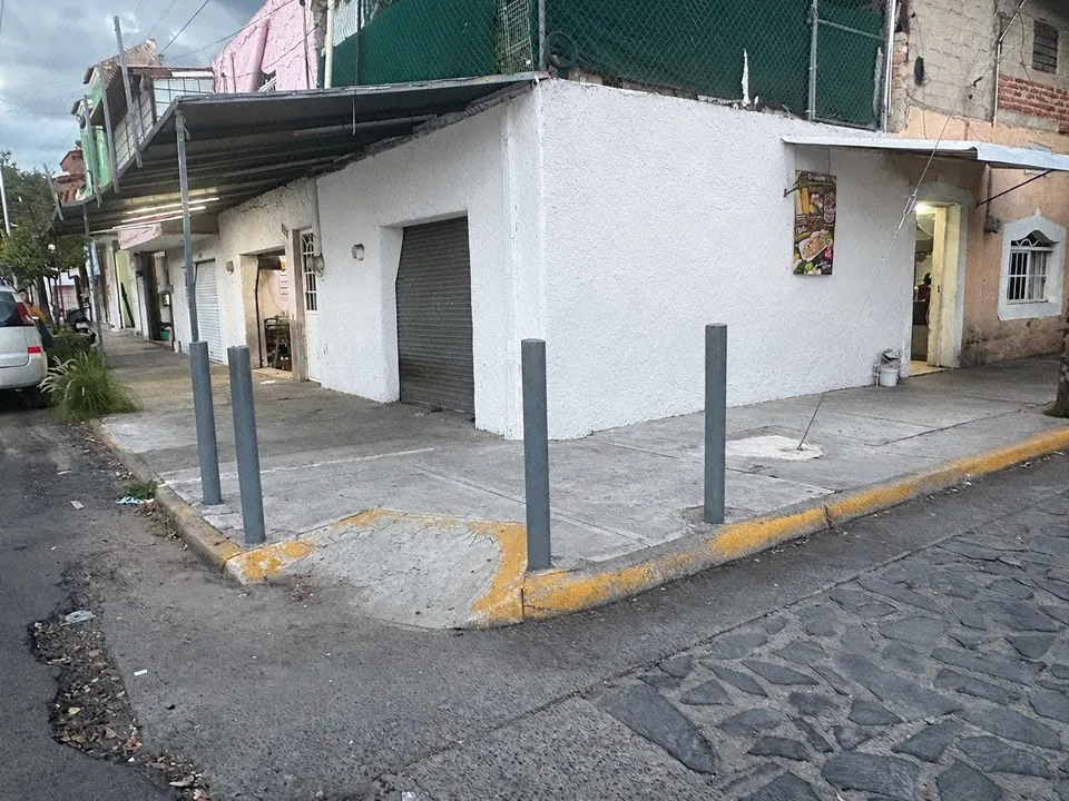 Foto 7 de LOCAL COMERCIAL EN RENTA  $6,000 (OBLATOS PTE) GUADALAJARA