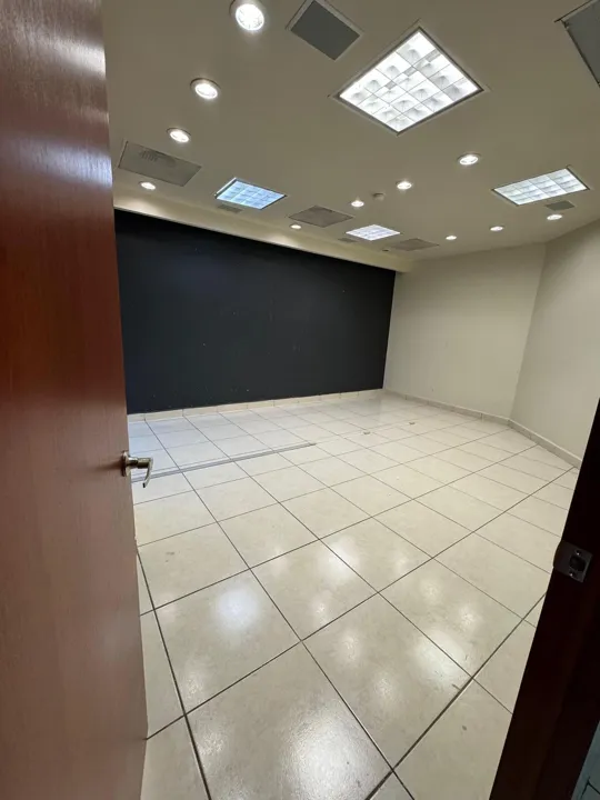 Foto 9 de Local Comercial u Oficinas en Renta – A Una Cuadra de Plaza del Sol y Expo GDL