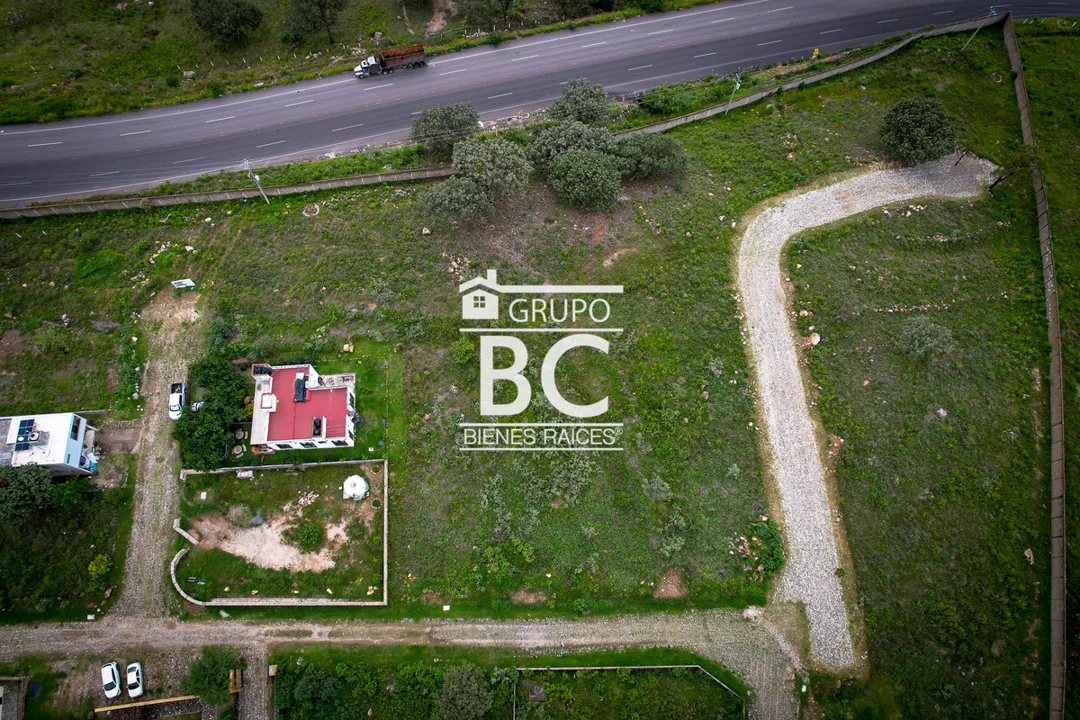Foto 2 de Terreno en Venta en Hacienda Monticello (2,503 m²)