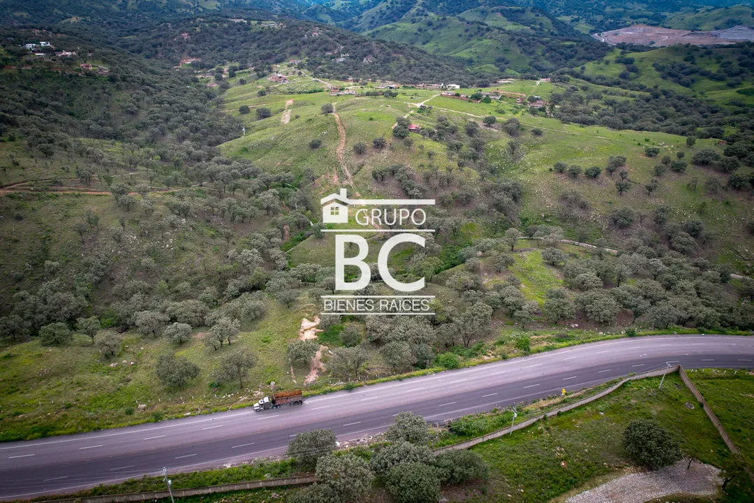 Foto 4 de Terreno en Venta en Hacienda Monticello (2,503 m²)