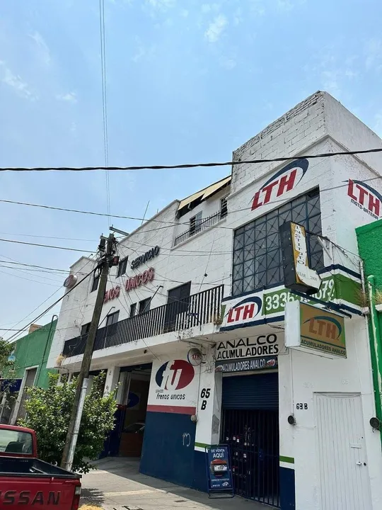 Foto 2 de Oficinas  en dos plantas en Av. 5 de febrero