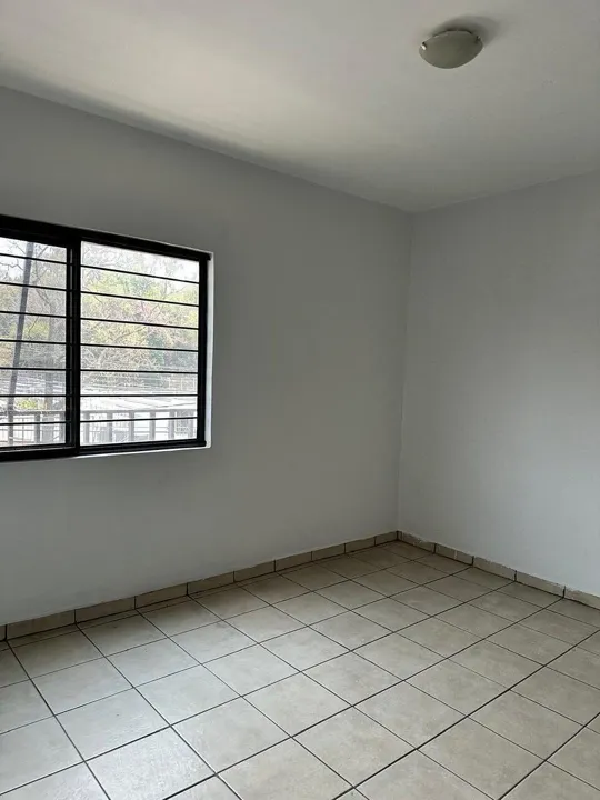 Foto 9 de Oficinas  en dos plantas en Av. 5 de febrero