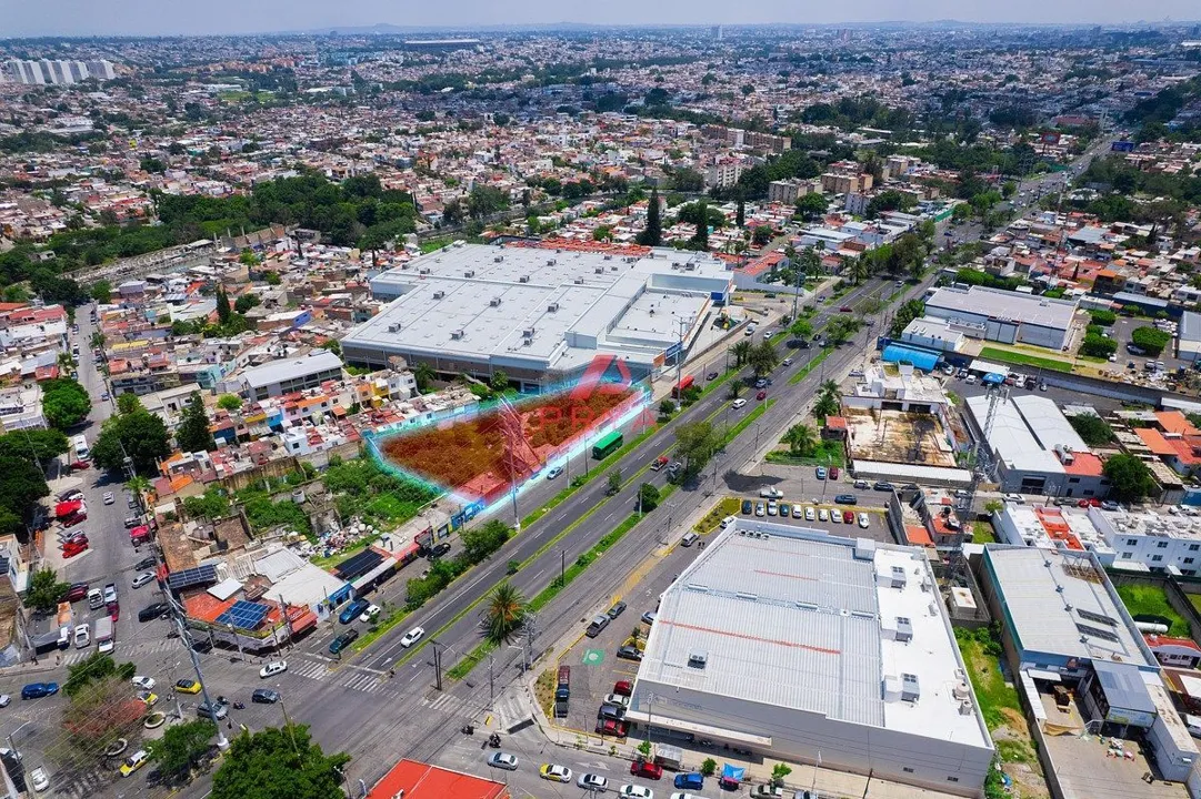 Foto 9 de Terreno Comercial en Renta en El Batán Zapopan 2224 m2 con 85m de Frente