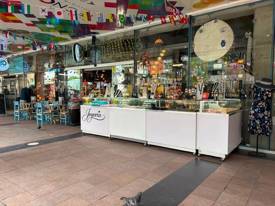 Foto 9 de SE TRASPASA  CAFETERIA / TIENDA SOUVENIRS  JOYERO DE GUADALAJARA. (CABAÑAS)