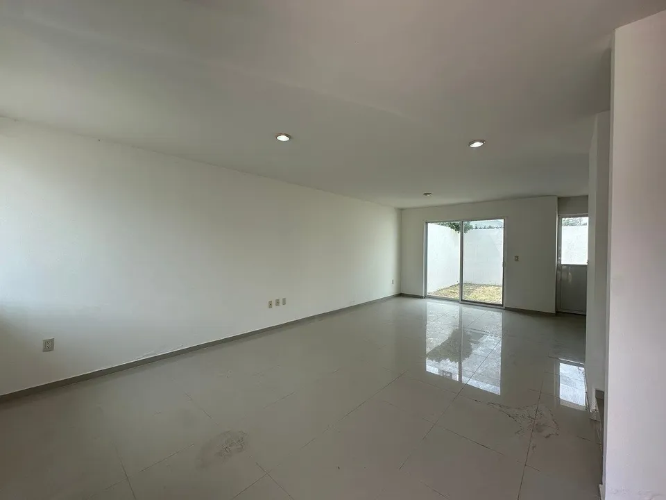 Foto 2 de Casa en renta, Fracc. Casa Fuerte, Coto El Bastión, Tlajomulco | RCR-2345