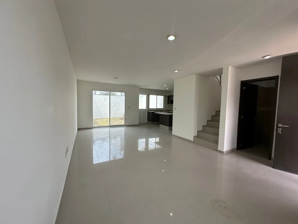 Foto 3 de Casa en renta, Fracc. Casa Fuerte, Coto El Bastión, Tlajomulco | RCR-2345
