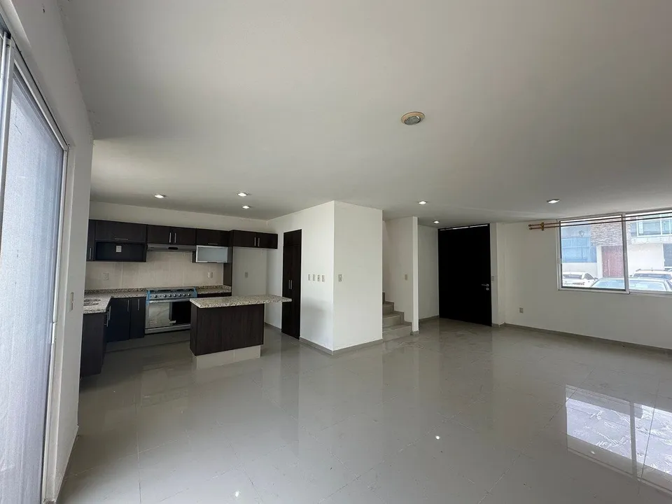 Foto 4 de Casa en renta, Fracc. Casa Fuerte, Coto El Bastión, Tlajomulco | RCR-2345