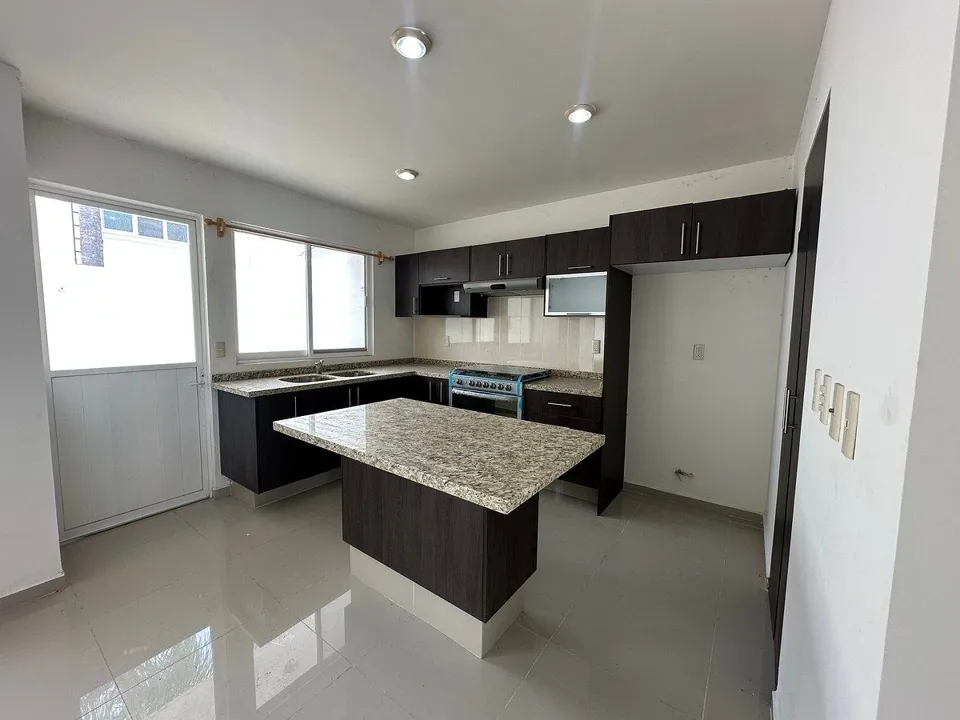Foto 5 de Casa en renta, Fracc. Casa Fuerte, Coto El Bastión, Tlajomulco | RCR-2345