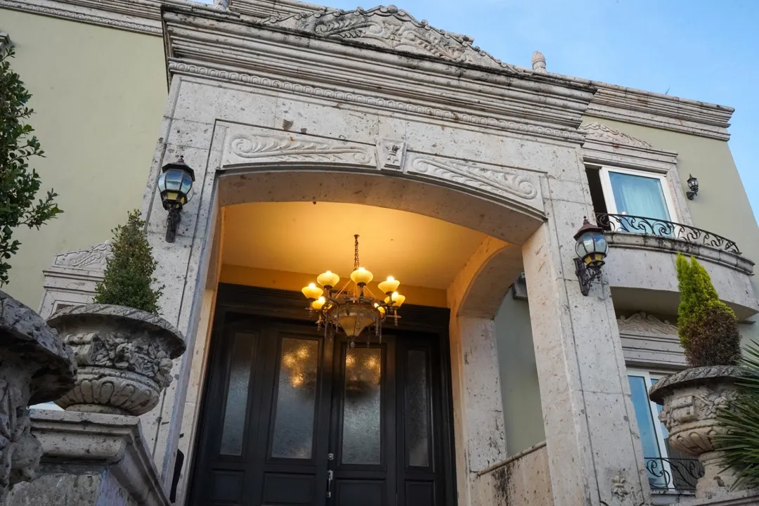 RESIDENCIA VENTA BUGAMBILIAS HERMOSAS VISTAS