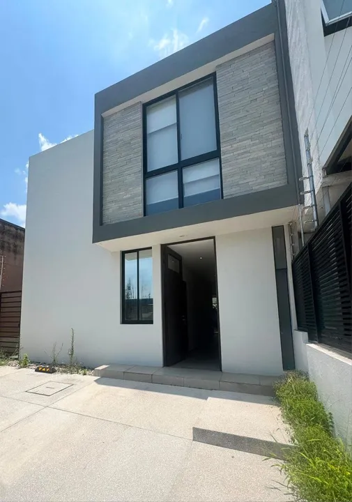 Casa en Venta en Bosques Vallarta - Circuito del Bosque 208