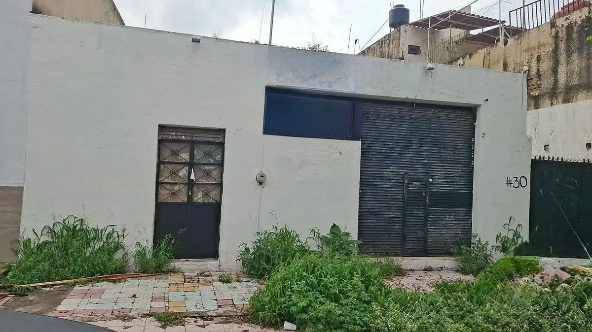 Hacienda para DEMOLER o REMODELAR en VENTA en OBLATOS