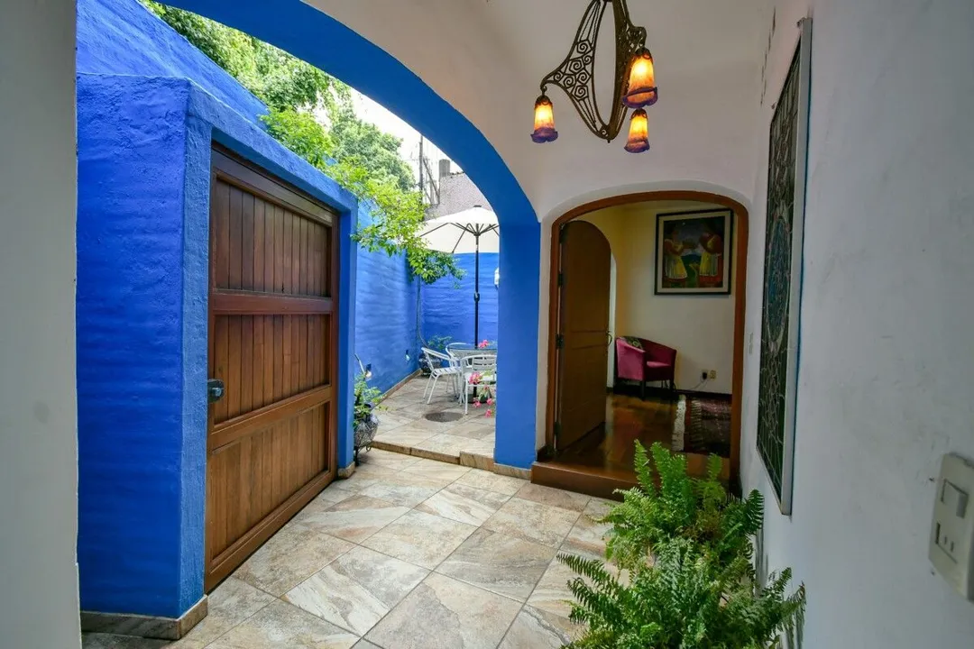 Casa con elevador, departamento independiente en Venta en Guadalajarita, Zapopan