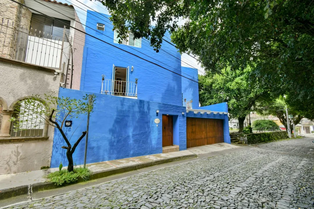 Foto 2 de Casa con elevador, departamento independiente en Venta en Guadalajarita, Zapopan