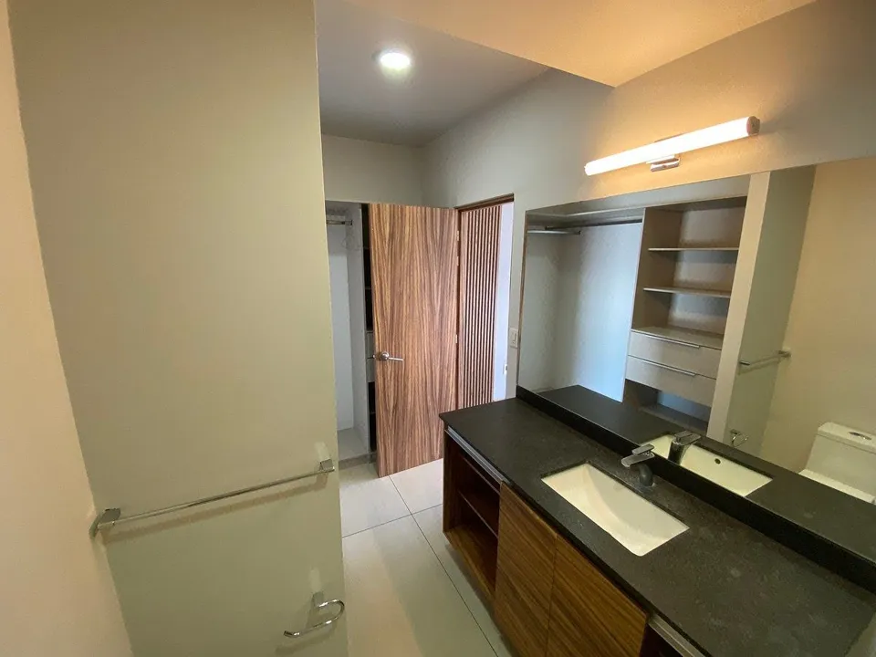 Foto 6 de Venta / Renta departamento 2 hab. en Brittania