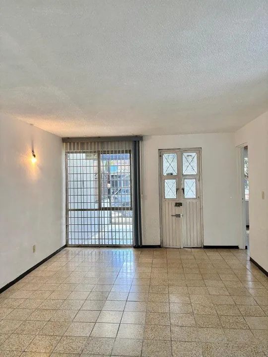 Foto 4 de CASA EN RENTA, 3 RECAMARAS, UNA PLANTA, JARDINES DE LA PAZ