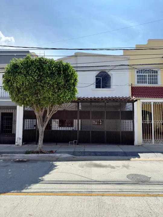 Casa en Venta en Atemajac del Valle - Paloma 4934
