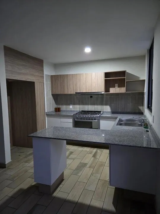 Foto 4 de Hermosa Casa de 3 niveles con Coto Villaterra