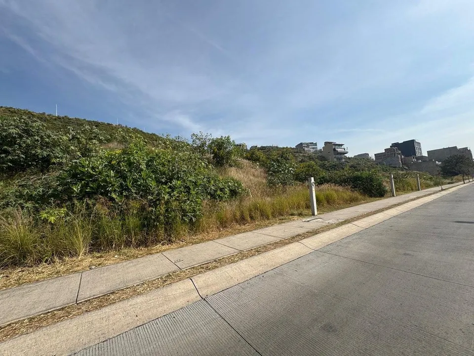 Foto 3 de Terreno en Venta en Paisajes del Tesoro - Av. Las Fuentes