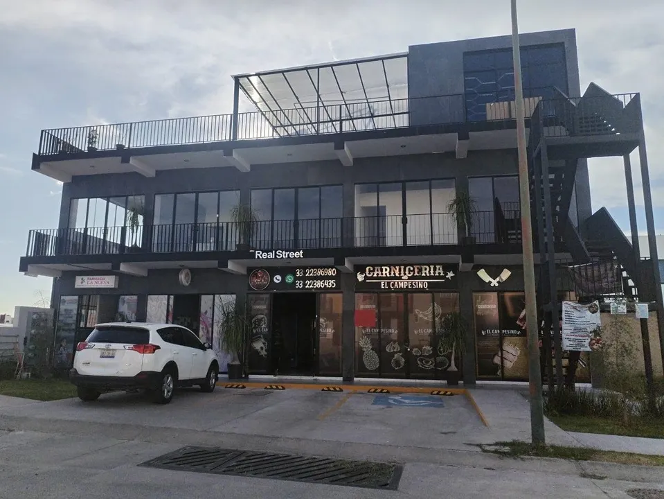 Foto 2 de LOCAL EN RENTA EN PLAZA REAL STREET – CAMPO REAL ZAPOPAN