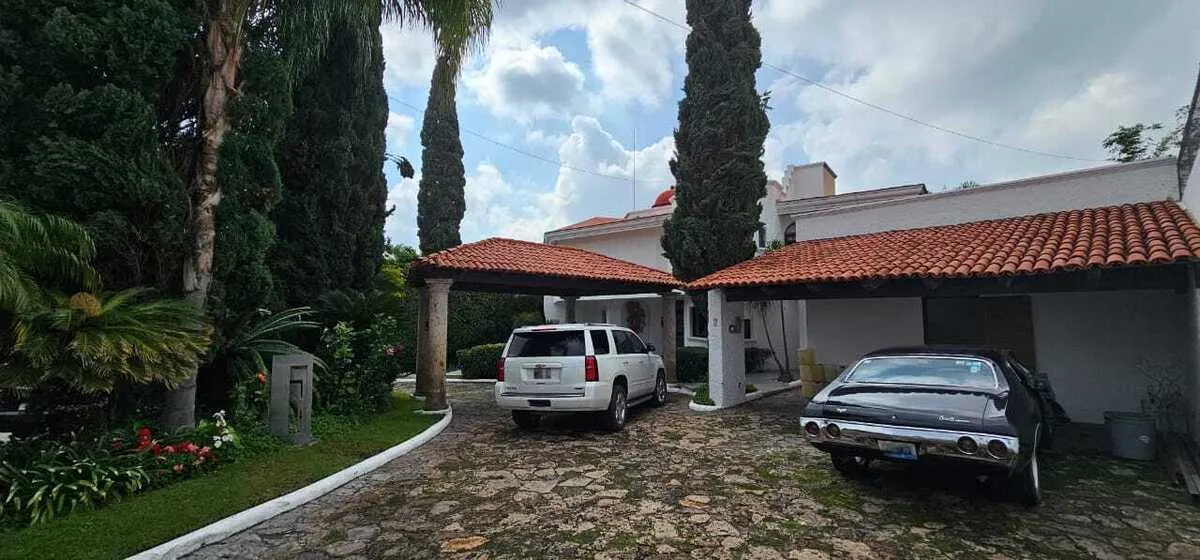 Foto 3 de CASA EN VENTA EN BUGAMBILIAS DENTRO DE COTO