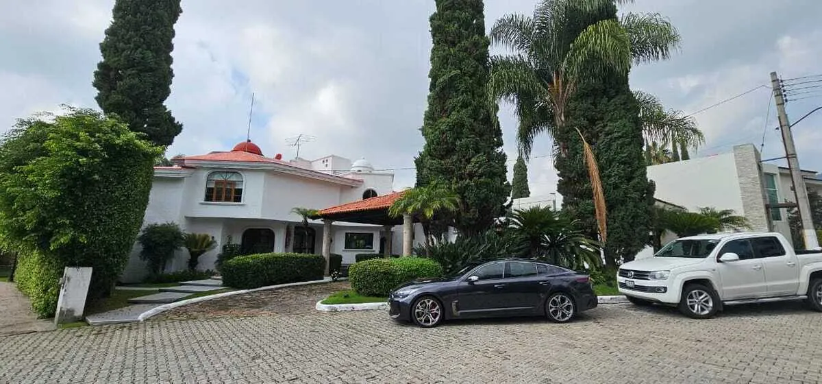 Foto 5 de CASA EN VENTA EN BUGAMBILIAS DENTRO DE COTO