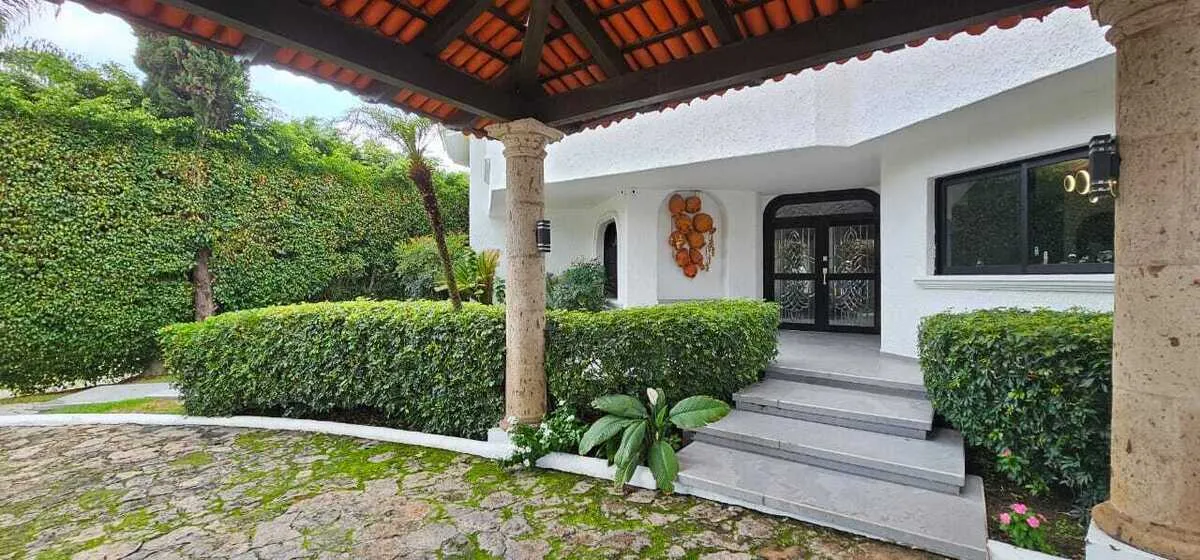 Foto 6 de CASA EN VENTA EN BUGAMBILIAS DENTRO DE COTO