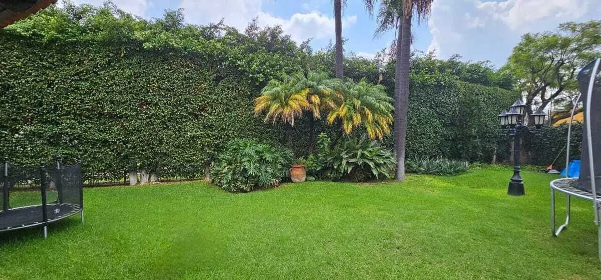 Foto 8 de CASA EN VENTA EN BUGAMBILIAS DENTRO DE COTO