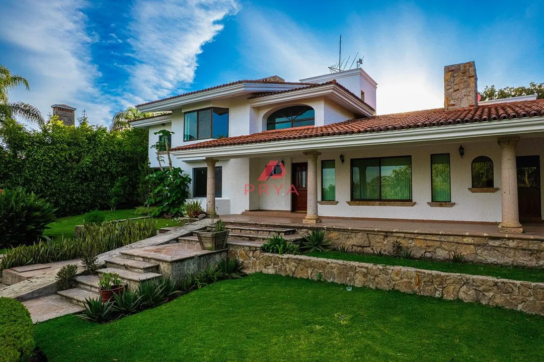 Foto 5 de Casa en venta en Hacienda La Herradura con 2,048 m² de terreno y jardín