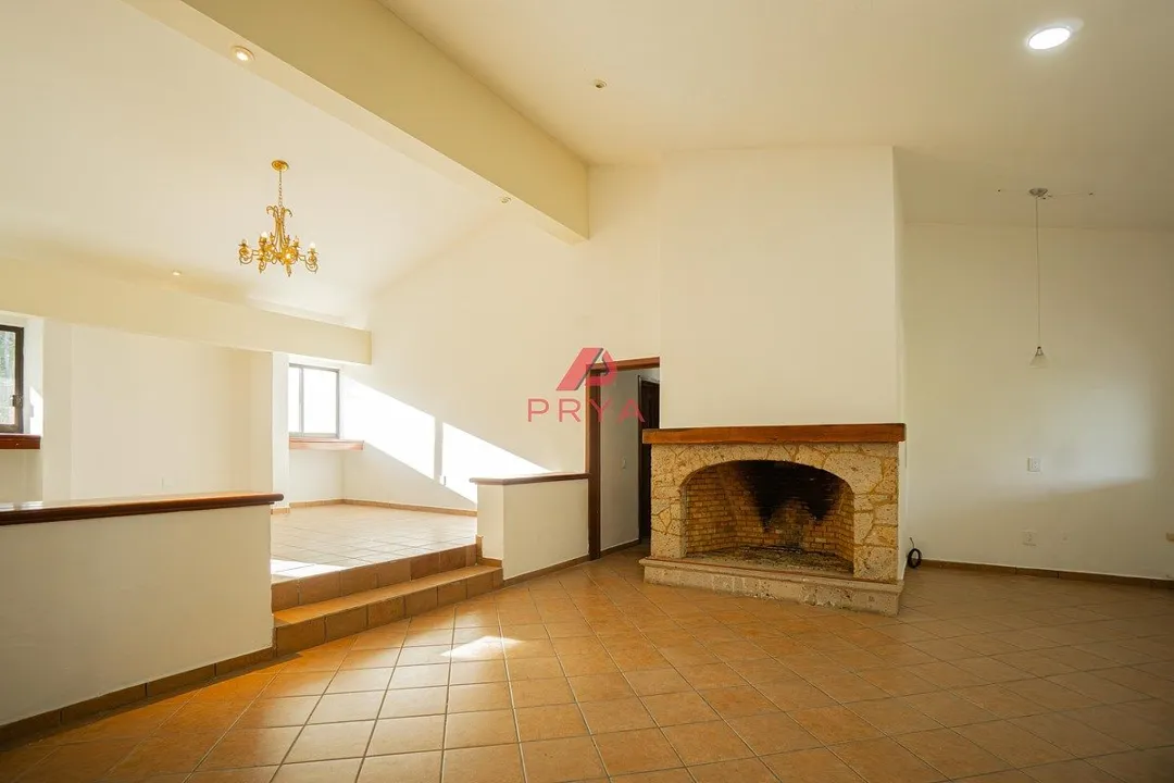 Foto 7 de Casa en venta en Hacienda La Herradura con 2,048 m² de terreno y jardín