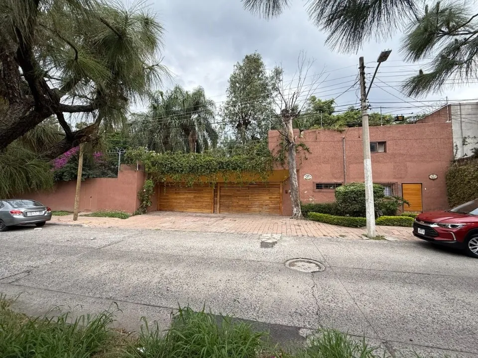 Casa en renta en Planeta, Jardines del Bosque, Guadalajara
