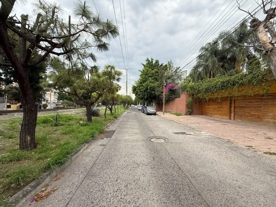 Foto 2 de Casa en renta en Planeta, Jardines del Bosque, Guadalajara