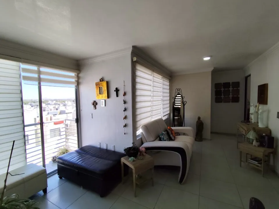 Foto 4 de Departamento en venta en Avenida Elementia Camino a La Coladera , Cortijo de San Agustin, Tlajomulco