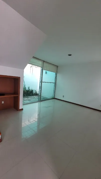 Foto 2 de Casa en renta en Calzada Central, Granja, Zapopan