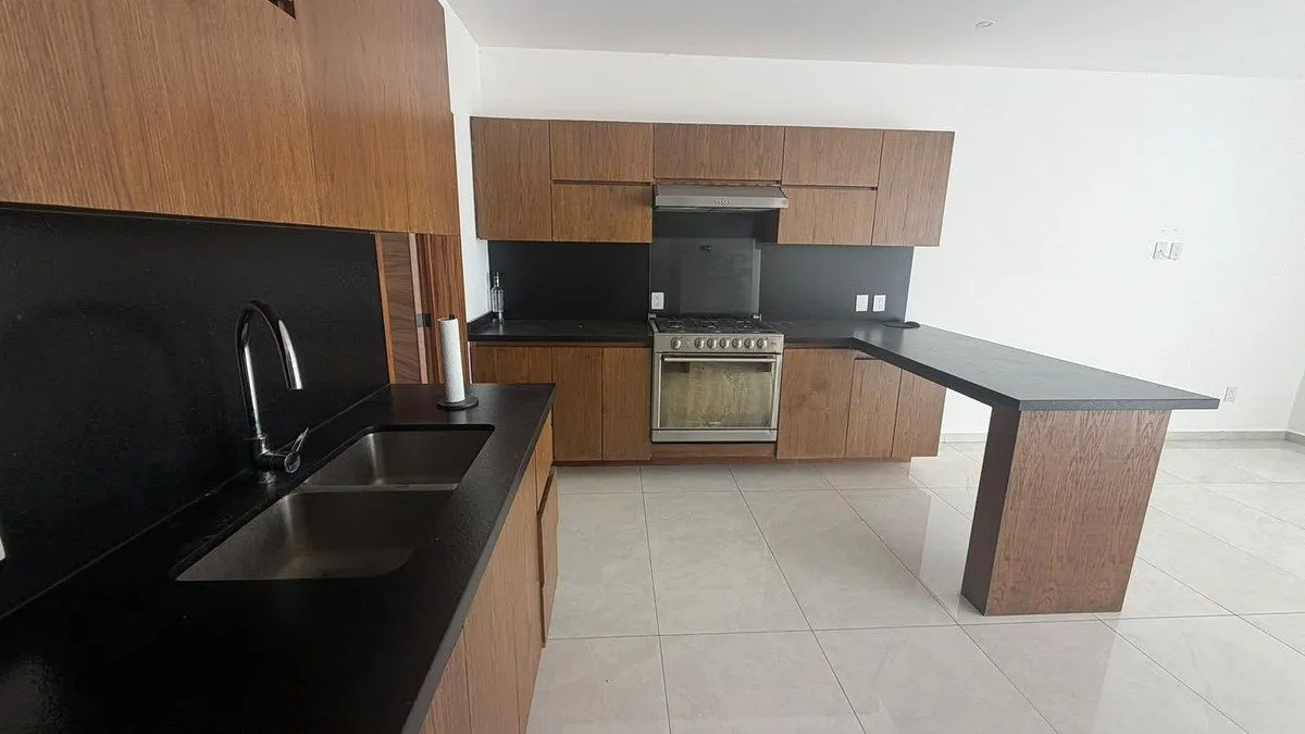 Foto 4 de Casa en renta en Solares