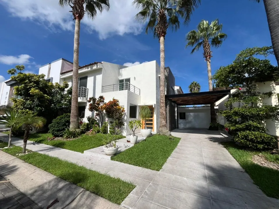 Casa en renta en Palacio, Jardín Real, Zapopan