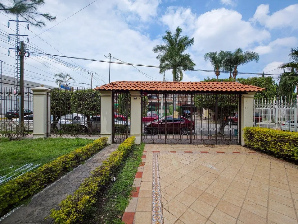 Foto 4 de Oficinas en Renta en Jardines del Sol