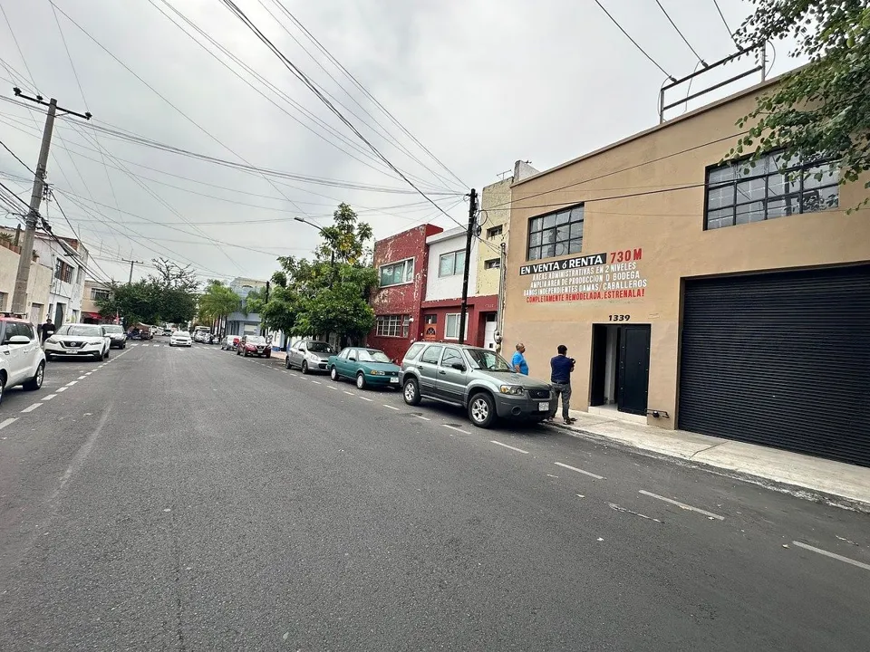Bodega Comercial Remodelada en Renta.  Colonia Santa Teresita. Guadalajara